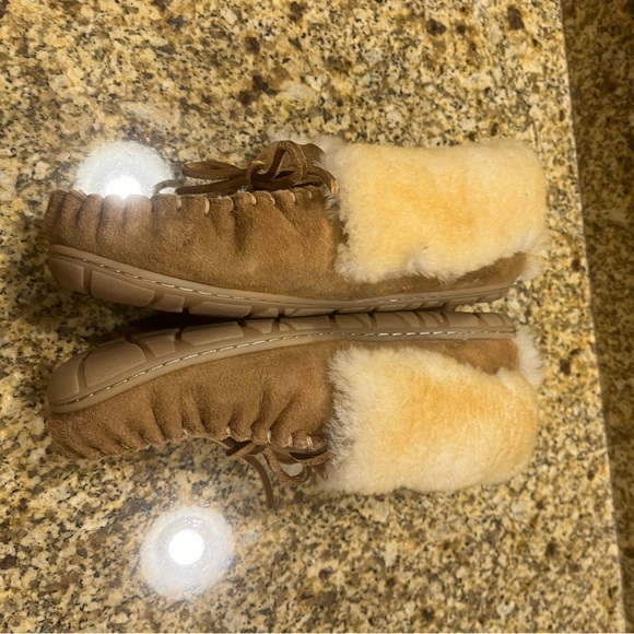 L.L. Bean Tan Moccasins with Cream Lining - Picture 5 of 9